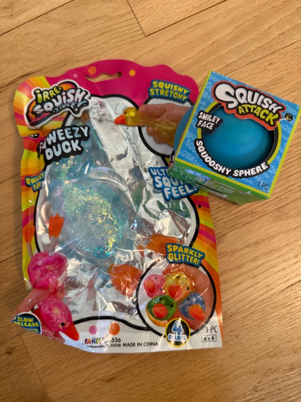 Blue Squishy Bundle - Glitter Duck Blue + smiley squish ball